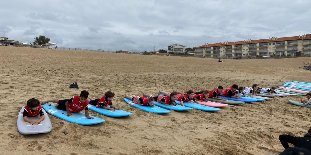 Surf avec le collège Jeanne d'Arc de Moissac Surf avec le collège Jeanne d'Arc de Moissac