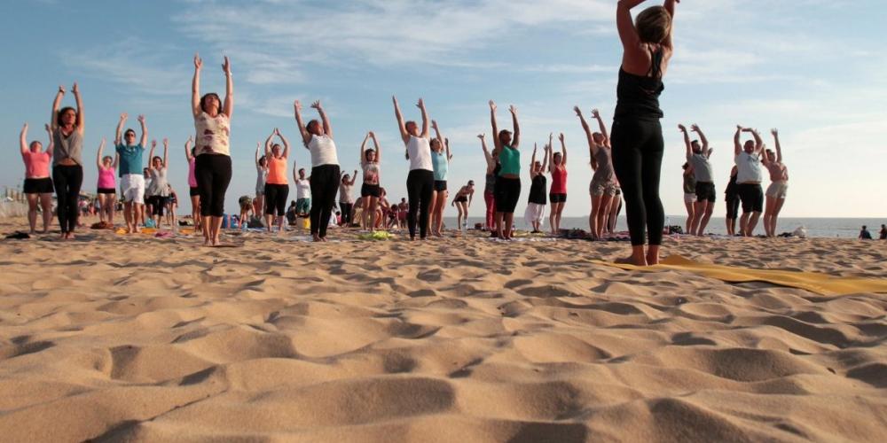 Yoga sur la plage - Pays Basque